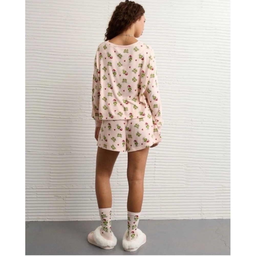 American Eagle Pajama Set Hearts & Grinch Women's‎ XS 2 Piece Set